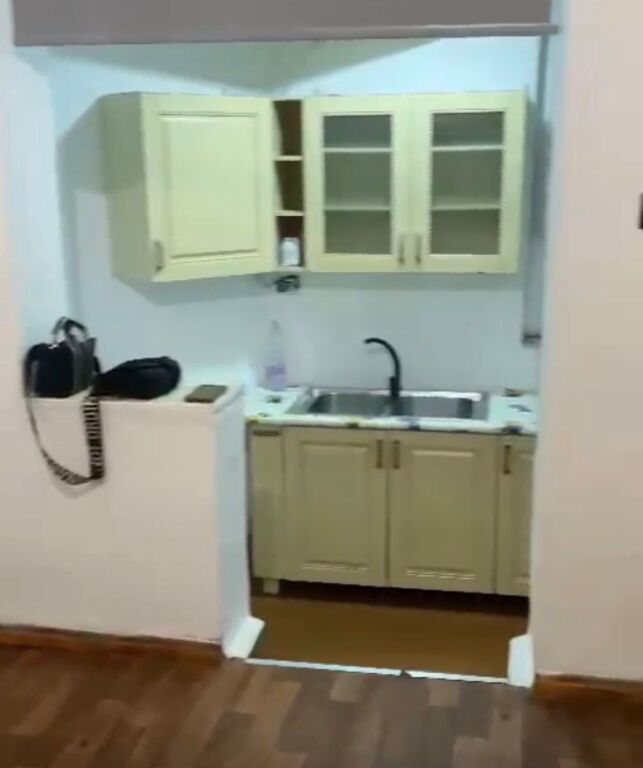 Jepet me qira apartament 1+1 (shtepi private) tek Rruga e Elbasanit!