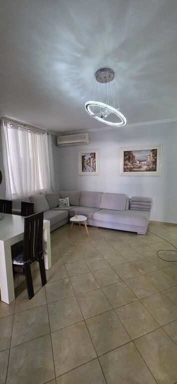 2+1, arredato alla villa L 1, prezzo 500 euro