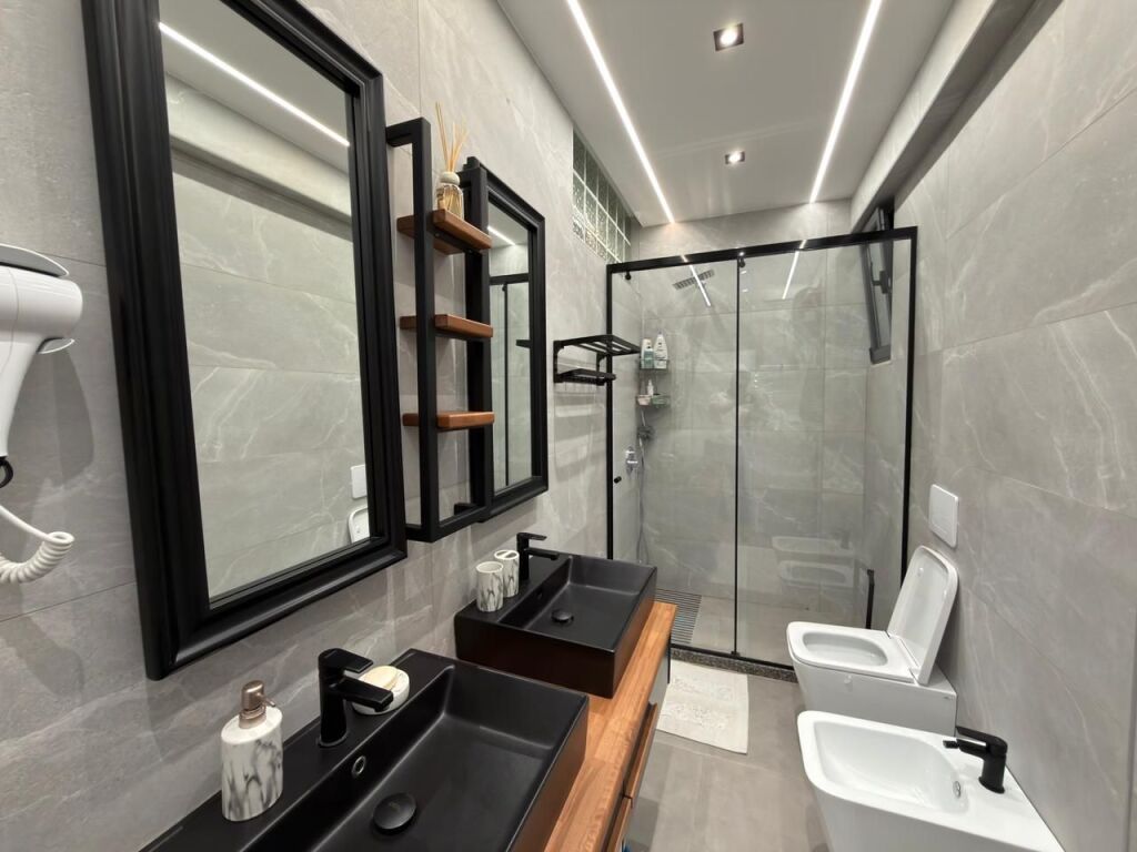 Shitet Luks apartament 2+1 Lungomare Vlore