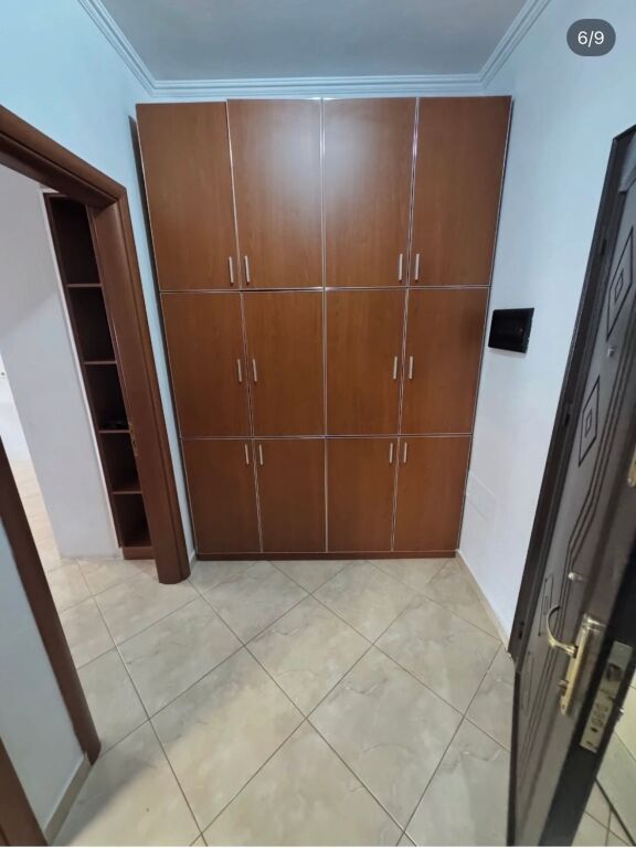 Apartment for office, on Zogu i Pare boulevard, price 500 thousand lek