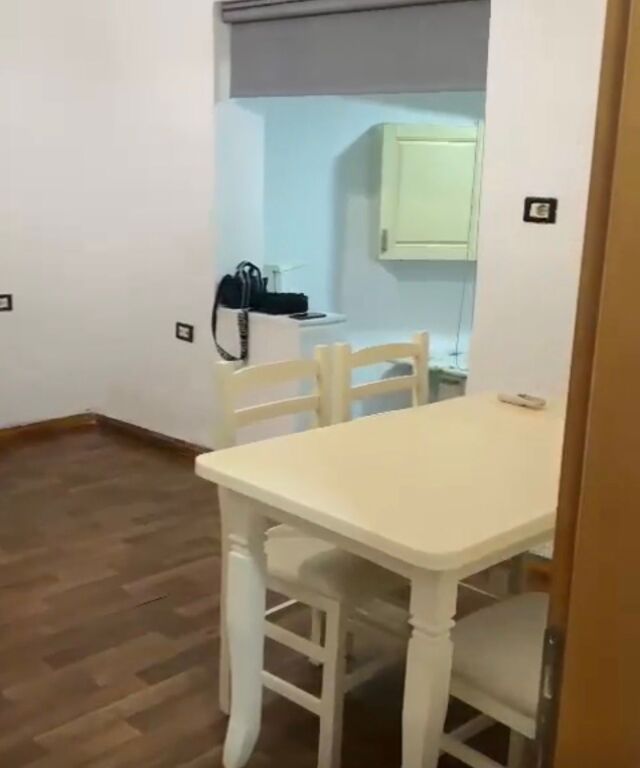 Jepet me qira apartament 1+1 (shtepi private) tek Rruga e Elbasanit!