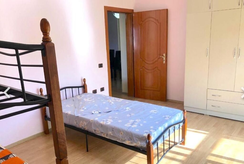 Qera | Apartament 2 + 1 | Rruga Jordan Misja | 400 €/muaj