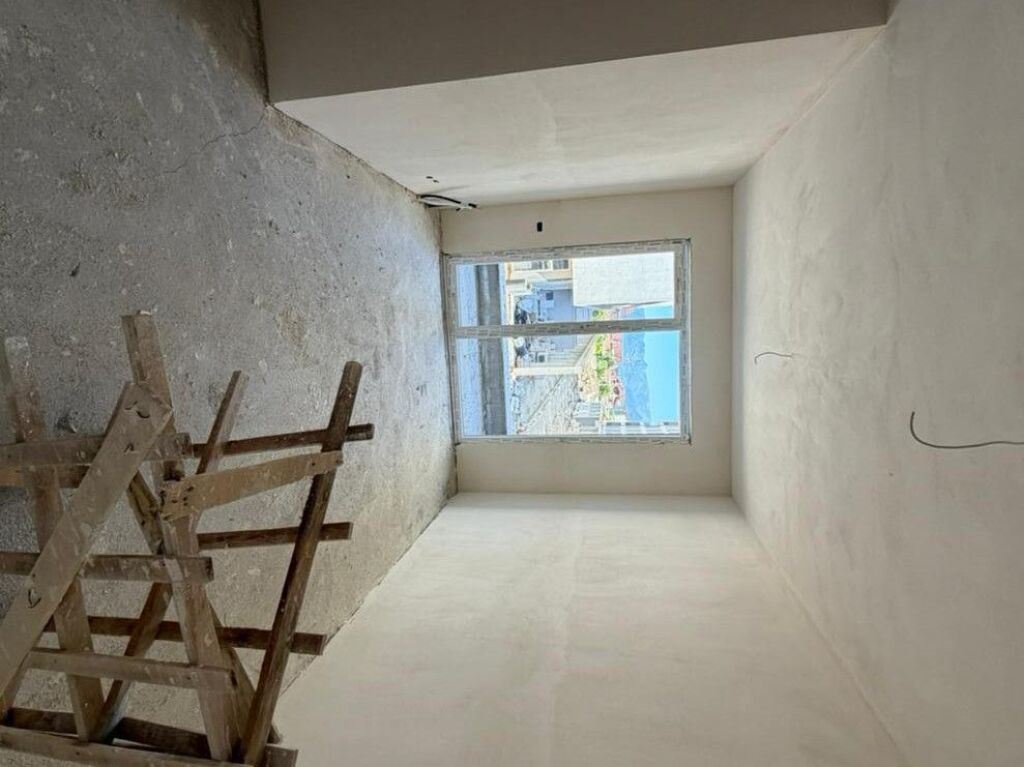 Shitet apartament 2+1 tek Univers City!