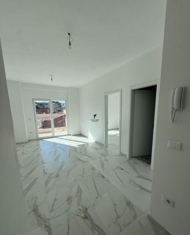 OFFICE FOR RENT 70M2 LAPRAKE 50,000 LEKE FH-72219