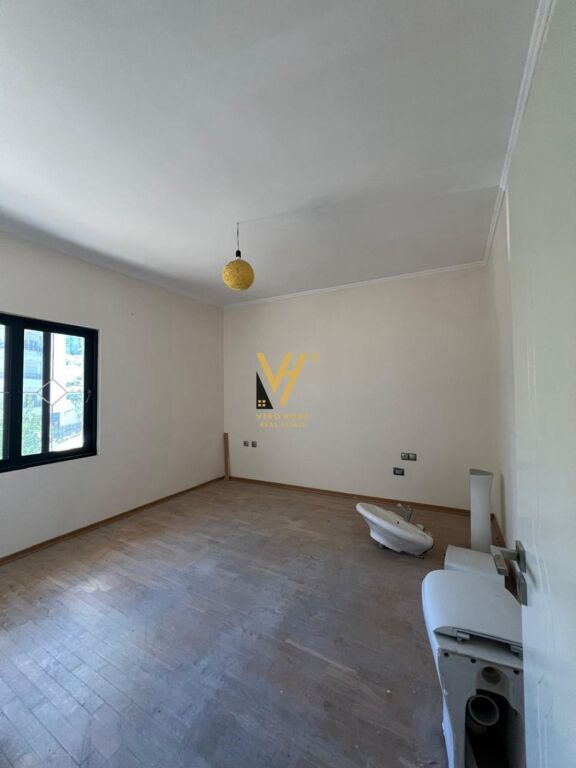 THREE-STOREY VILLA FOR SALE NEAR THE ZOOLOGICAL GARDEN 1,000,000 EURO