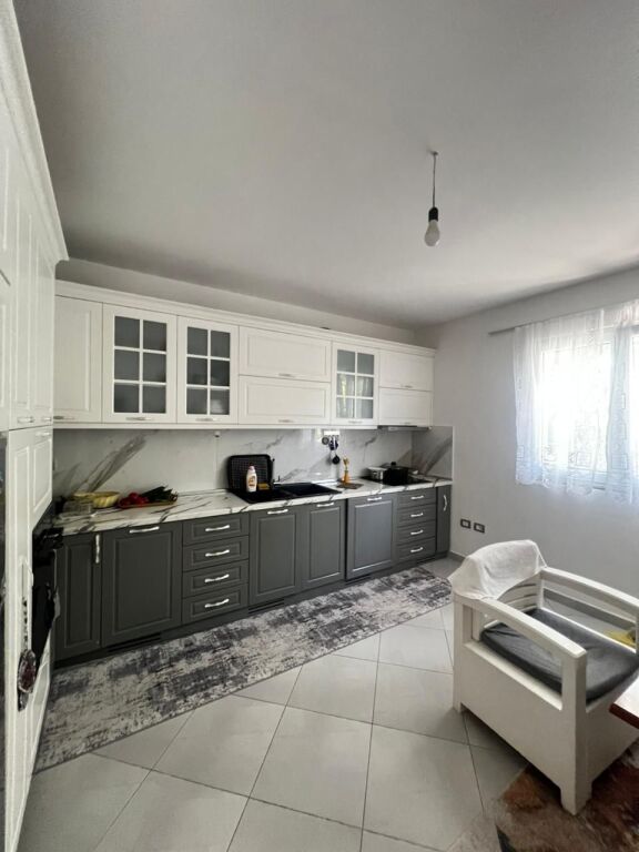 VENDESI PRIVATA IN VENDITA VICINO ALL'HOTEL DELTA, AUTOSTRADA DURRES-TIRANE