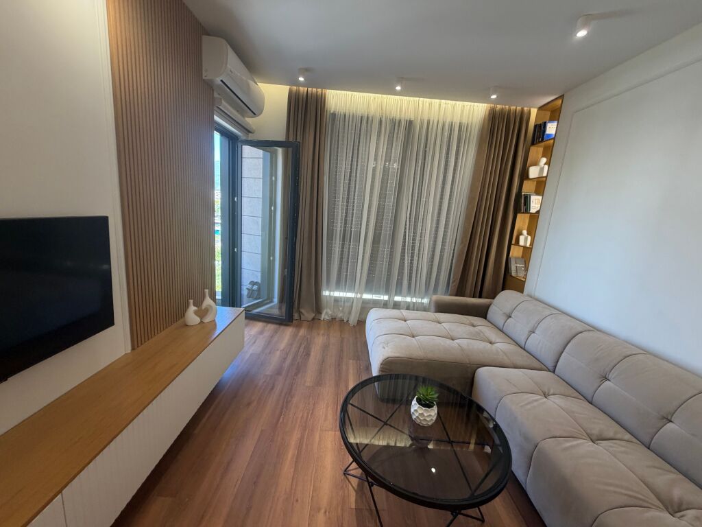 1+1, furnished, Kensli residence, porcelain, 700 thousand lek