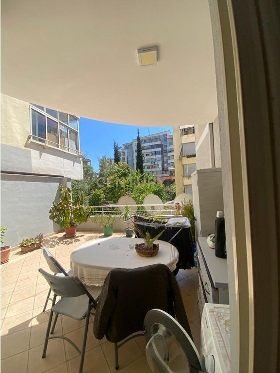 RESTORANT FRESKU, SHESIM APARTAMENT 2+1 ME VERANDE 130,000 €