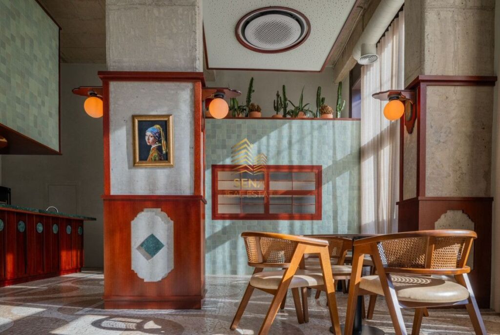 Shitet Biznes Bar- Coffee-Restorant, Qender – Rruga Urani Pano, 175,000 Euro