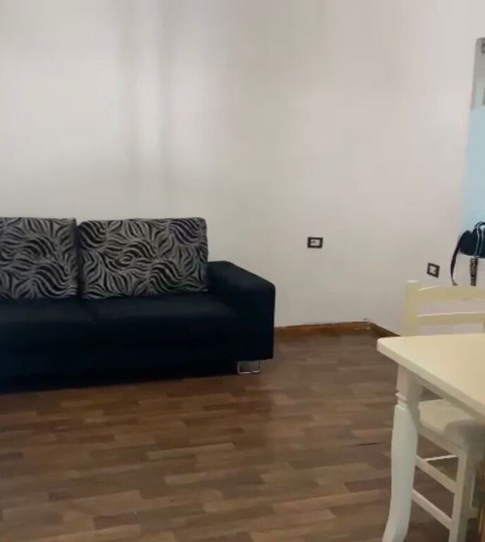 Jepet me qira apartament 1+1 (shtepi private) tek Rruga e Elbasanit!