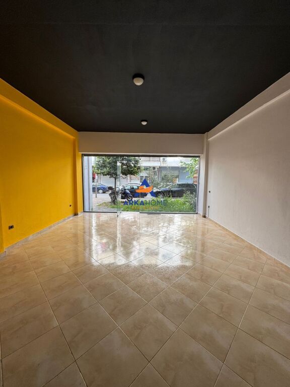 SHITET AMBIENT 76M2 "NË YZBERISHT" 190000 EURO (I DISKUTUESHEM)