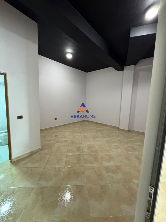 SHITET AMBIENT 76M2 "NË YZBERISHT" 190000 EURO (I DISKUTUESHEM)