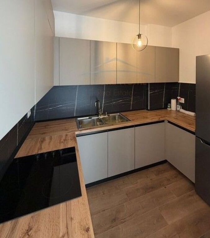 Qera, Apartament 2+1+2,Akses Tirana