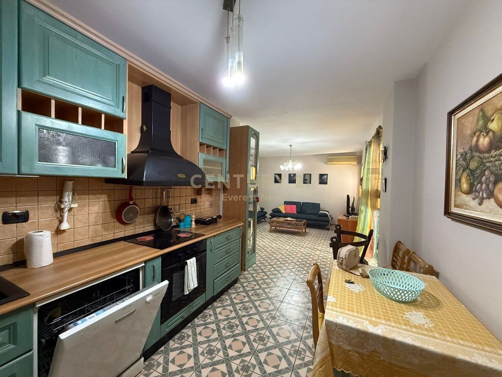 Jepet me qira Apartament 2+1 pas Kompleksit "Square21" 690 € /Muaj Sip. Totale  115m2