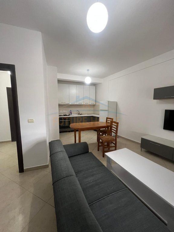 Appartamento 1+1 in vendita – Nuovo Anello, Tirana (vicino all'Hotel Arc)