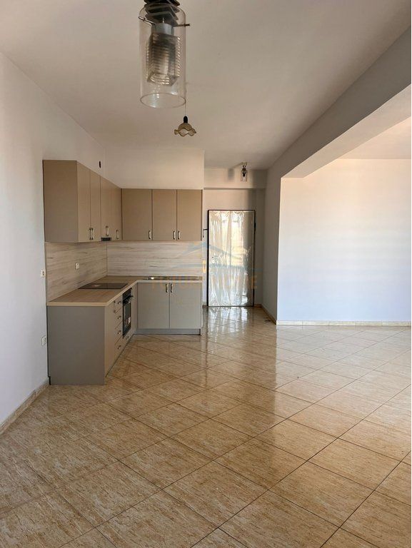 Qera, Apartament 2+1+2, Rruga e Kavajes