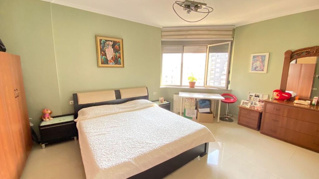 🏢Rruga e Dibres prane Viles Gold jepet me qera apartament,1+1, i mobiluar.50,000 Leke