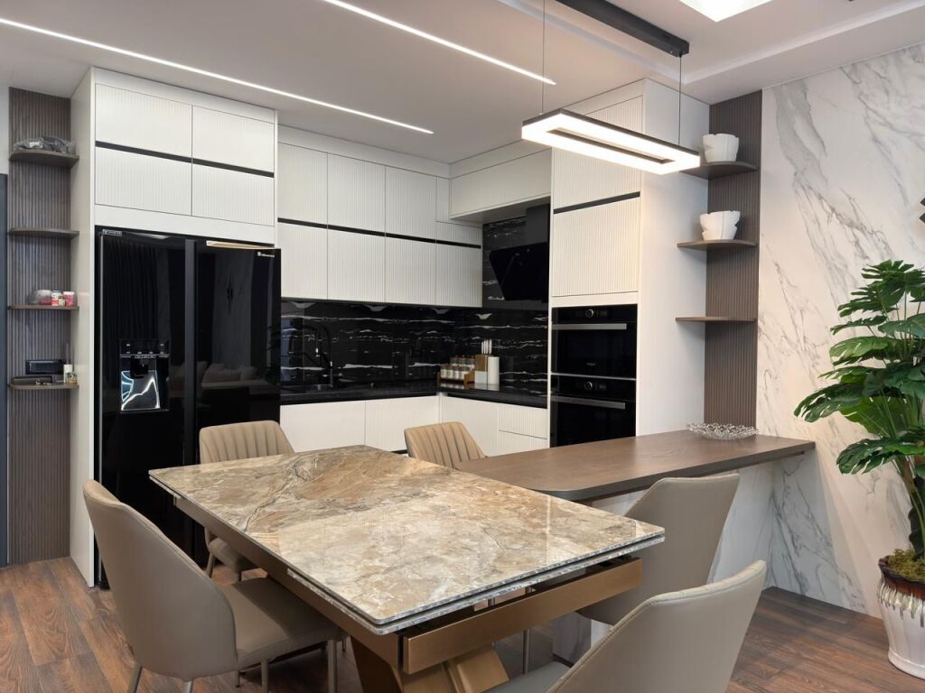 Shitet Luks apartament 2+1 Lungomare Vlore