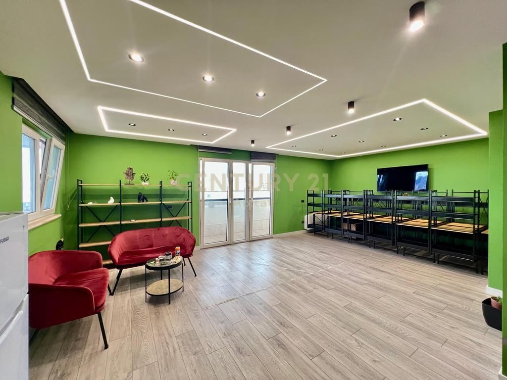 IN AFFITTO, UFFICIO MODERNO - 180 M2 con VISTA, PORCELLANA‼️