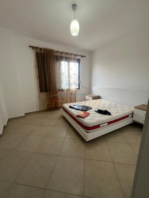 Appartamento 1+1 in vendita – Nuovo Anello, Tirana (vicino all'Hotel Arc)