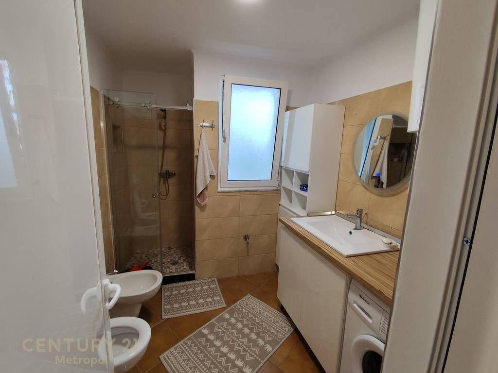 APARTAMENT 1+1 PER QIRA PRANE MYSLYM SHYRI!