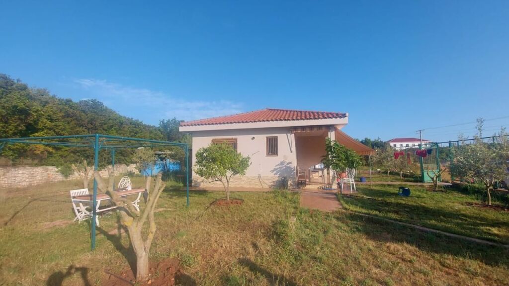 Private villa for sale in Jal - Himare