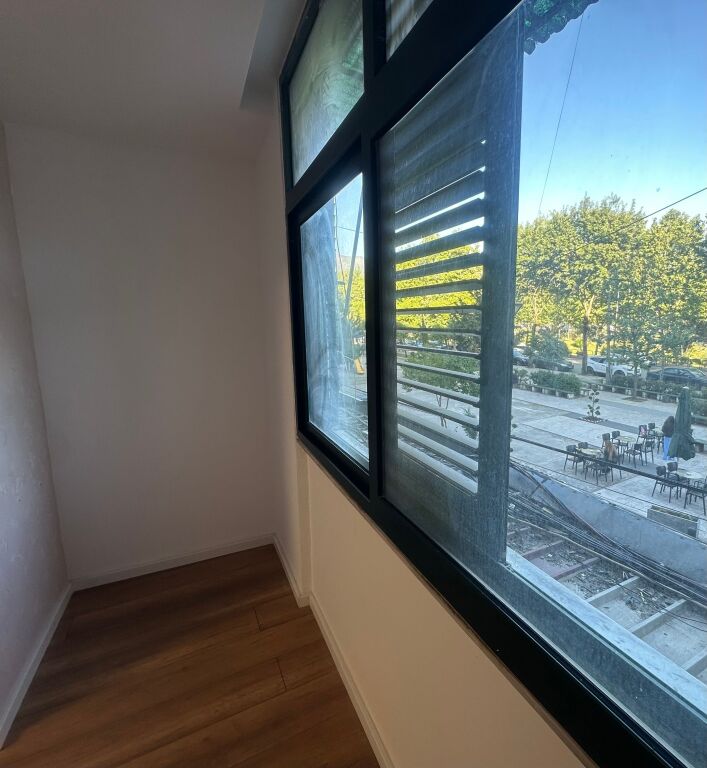 Premises for Rent, Blv. Jean Dark