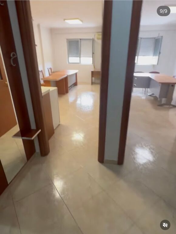 Apartment for office, on Zogu i Pare boulevard, price 500 thousand lek