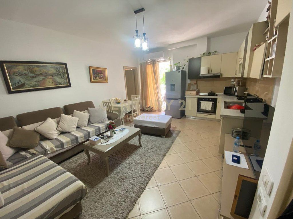RESTORANT FRESKU, SHESIM APARTAMENT 2+1 ME VERANDE 130,000 €