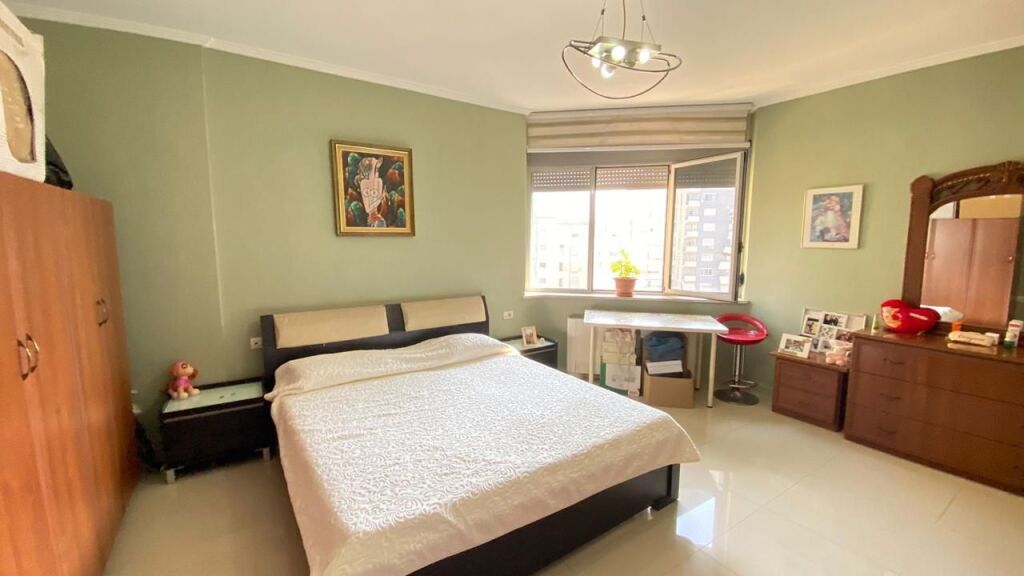 🏢Rruga e Dibres prane Viles Gold jepet me qera apartament,1+1, i mobiluar.50,000 Leke