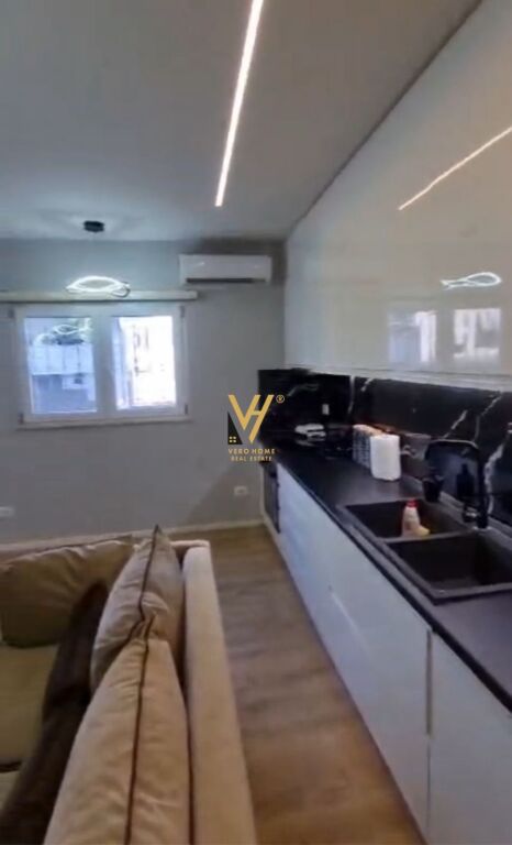 VENDESI APPARTAMENTO 1+1+BLK VICINO AL COMUNE DI PARIGI 17.000.000 LEKE