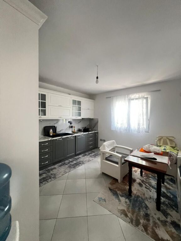 VENDESI PRIVATA IN VENDITA VICINO ALL'HOTEL DELTA, AUTOSTRADA DURRES-TIRANE