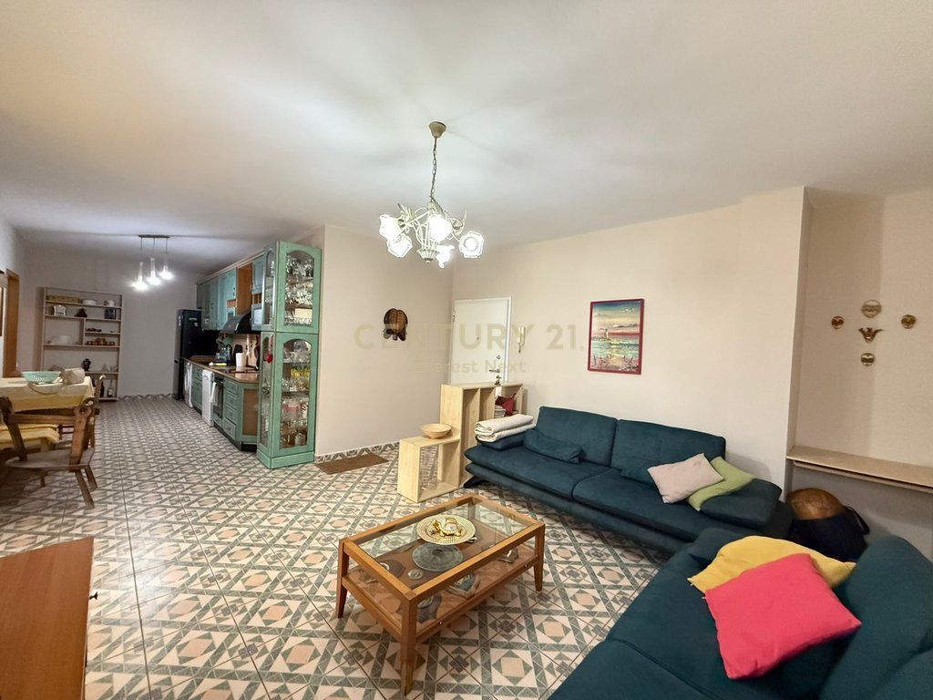 Jepet me qira Apartament 2+1 pas Kompleksit "Square21" 690 € /Muaj Sip. Totale  115m2