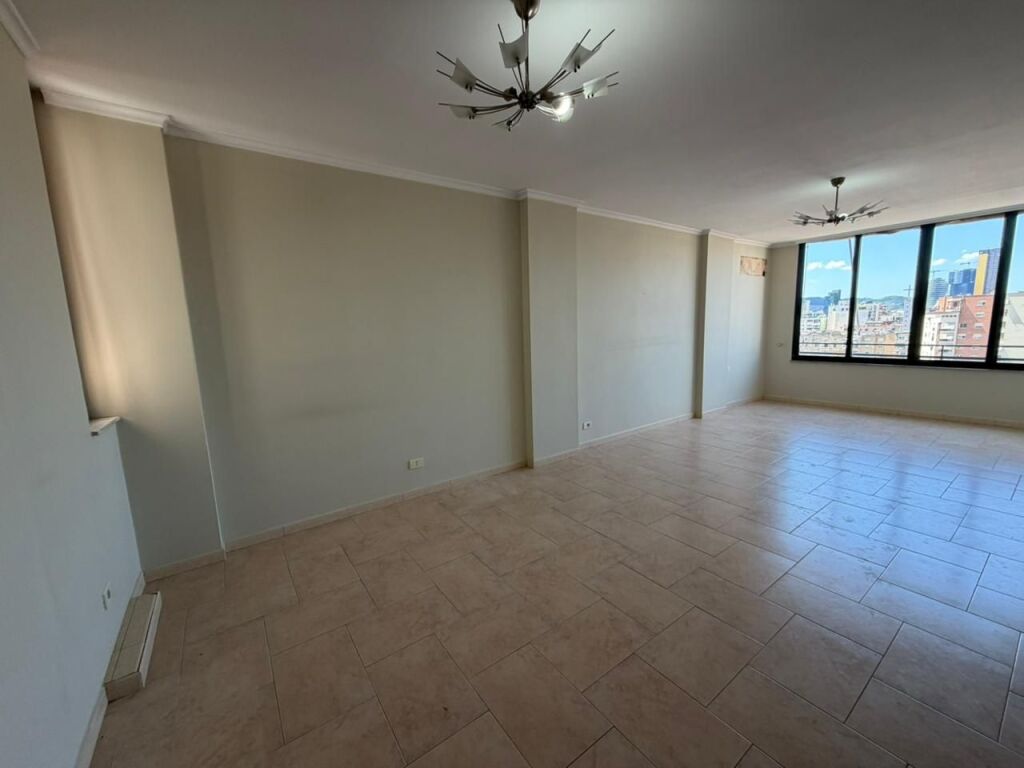 🏢Rruga 4 Deshmoret jepet me qera apartament 3+1+2 ,pjeserisht i mobiluar 80,000Leke