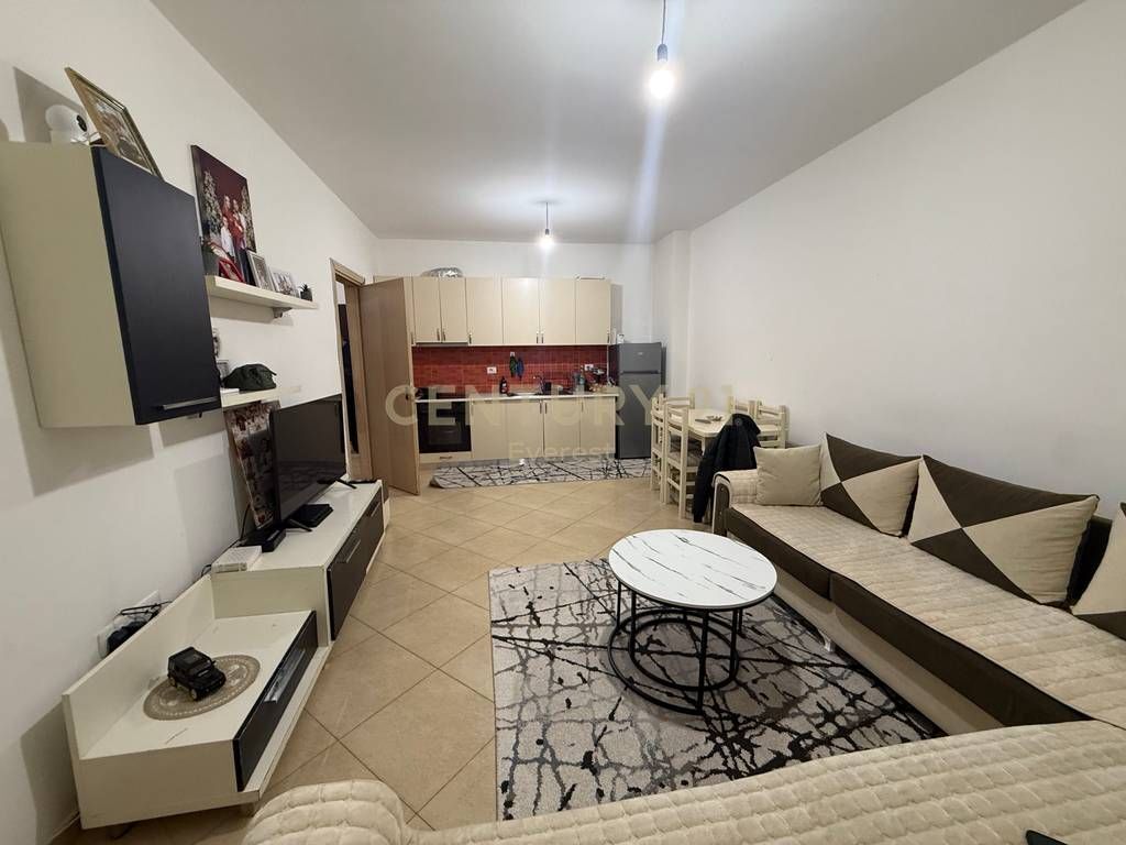 FRESKU, SHESIM APARTAMENT 2+1+2
