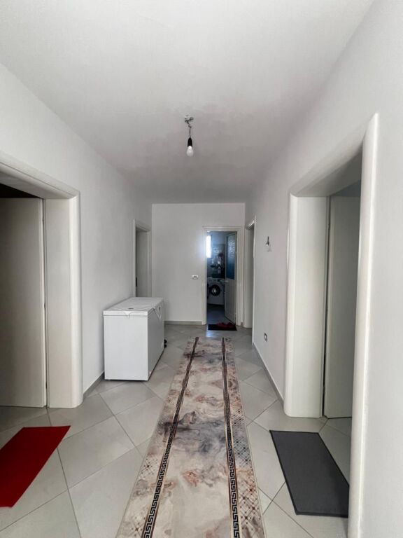 VENDESI PRIVATA IN VENDITA VICINO ALL'HOTEL DELTA, AUTOSTRADA DURRES-TIRANE