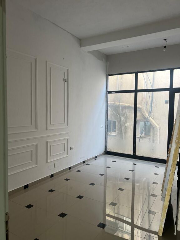 Shop for rent 40,000 lek/month in Astir!
