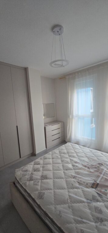 Jepet me qira apartament 1+1+parking tek Univers City
