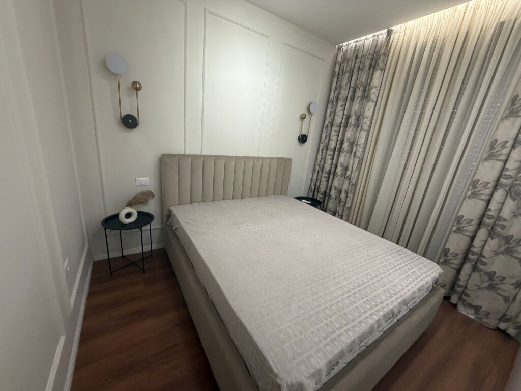 1+1, furnished, Kensli residence, porcelain, 700 thousand lek