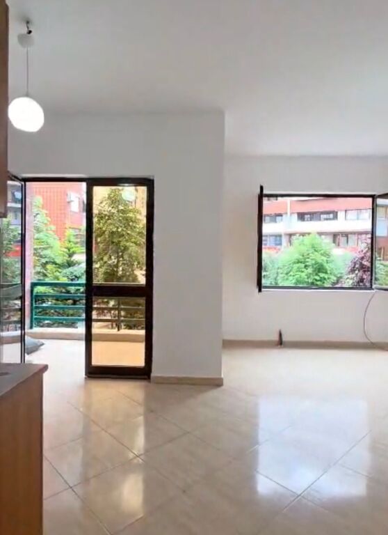 Apartament 1+1 me qira bosh tek Rrethi Astirit!