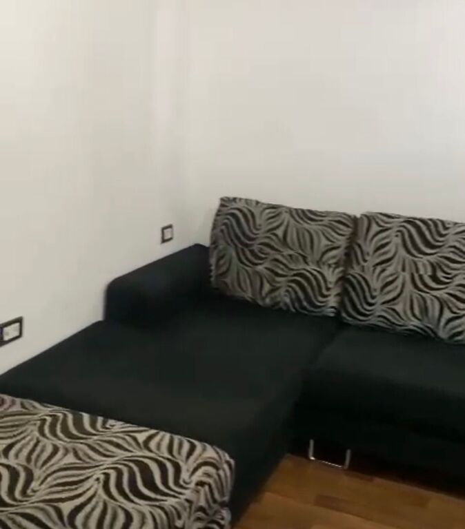 Jepet me qira apartament 1+1 (shtepi private) tek Rruga e Elbasanit!