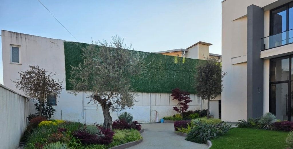 Commercial Property for Rent near QTU, Office+Warehouse