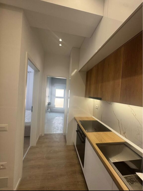 🏢Ne zonen e Ali Demit,Rezidenca Kadiu jepet me qera apartament 1+1, i mobiluar.50,000 Leke