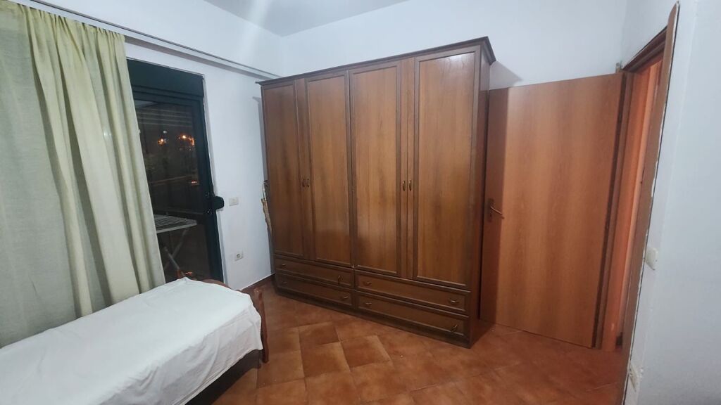 JEPET ME QERA – APARTAMENT 2+1 📍 Rr. Irfan Tomini, pranë Karburant Kastrati