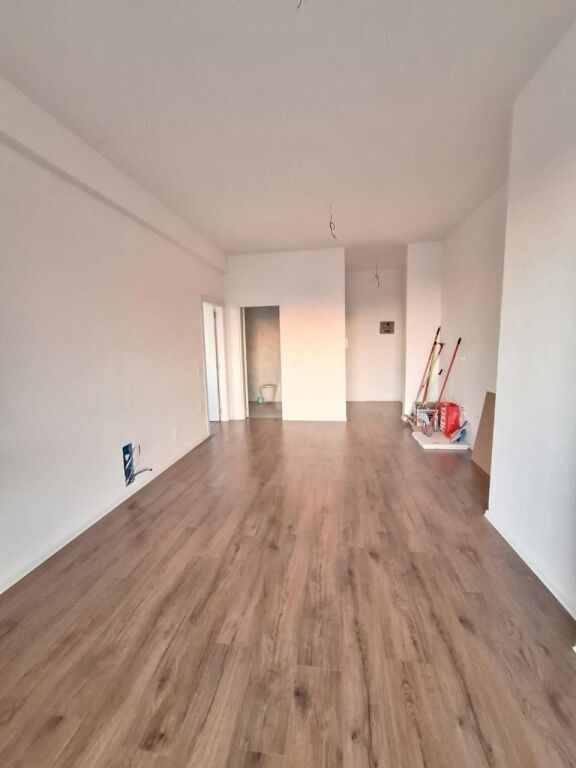 APARTAMENT NE SHITJE 1+1 TE RRUGA E KOSOVAREVE