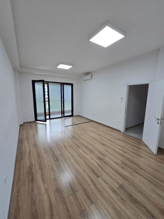 🏢 Office 2+1 for Rent – Square 21