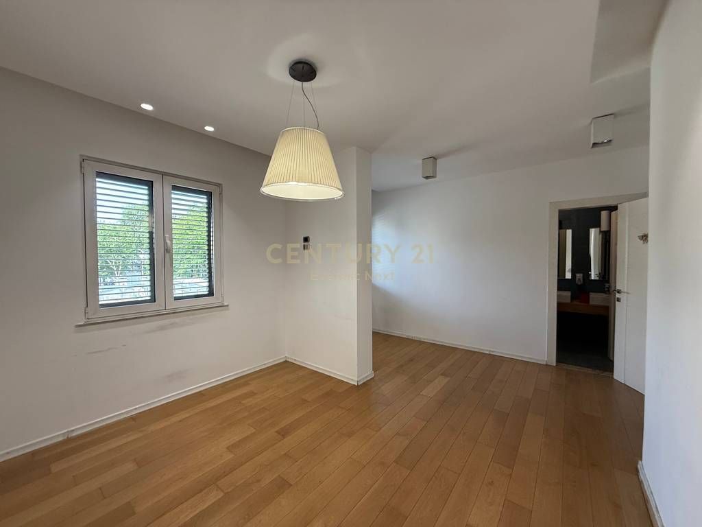 Office for rent in Bllok