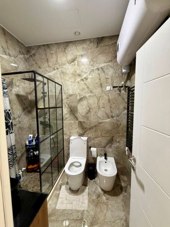 Jepet me qira 2+1 tek spitali Amerikan 2,rrg e Dibres,🏷️60.000Leke