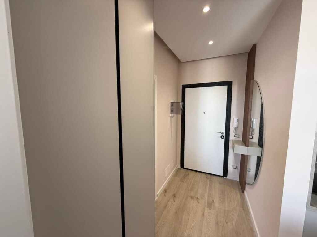 🏠Jepet me qera apartament 1+1 në Tiranë  📍 Vendndodhja: Rezidenca Golden Tower, Mine Peza💰 Çmimi: 800€ / muaj