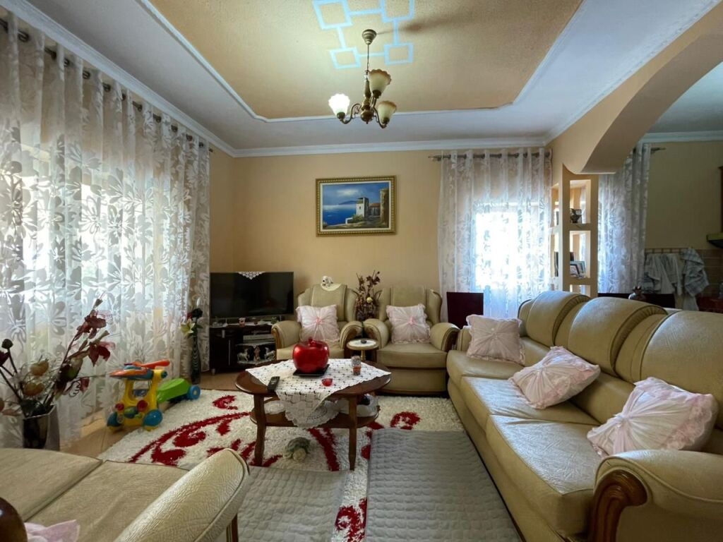 Villa su 2 piani in vendita a Misto Mame. 